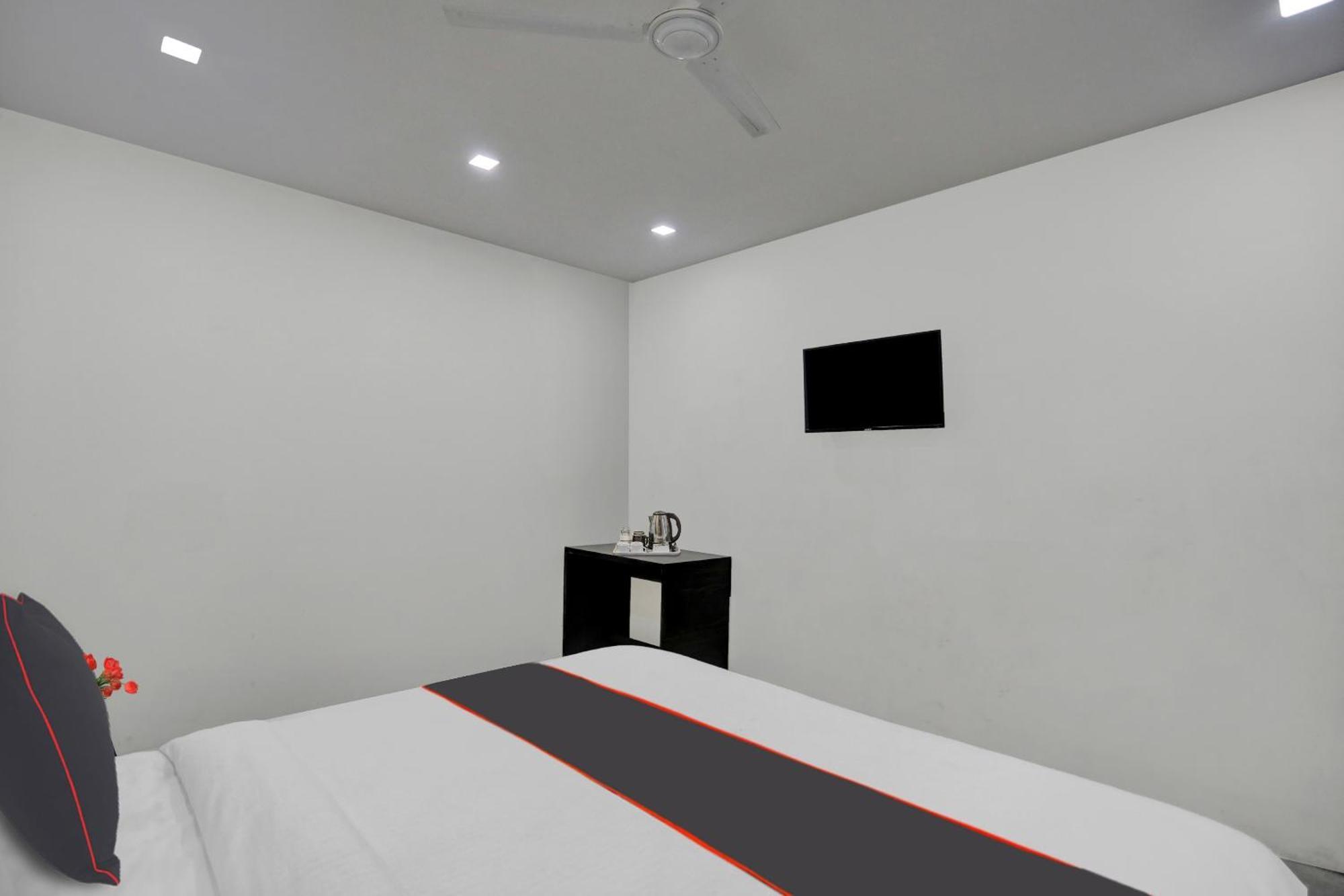 Super Townhouse The Arrow Near Lotus Temple Hotel นิวเดลี ภายนอก รูปภาพ
