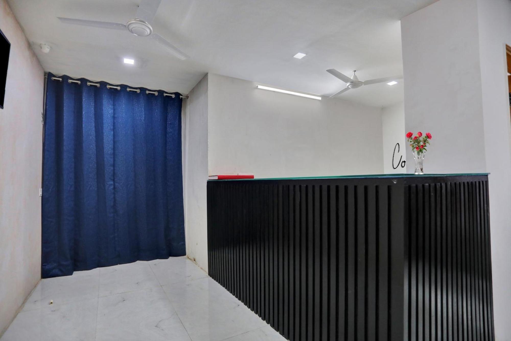 Super Townhouse The Arrow Near Lotus Temple Hotel นิวเดลี ภายนอก รูปภาพ
